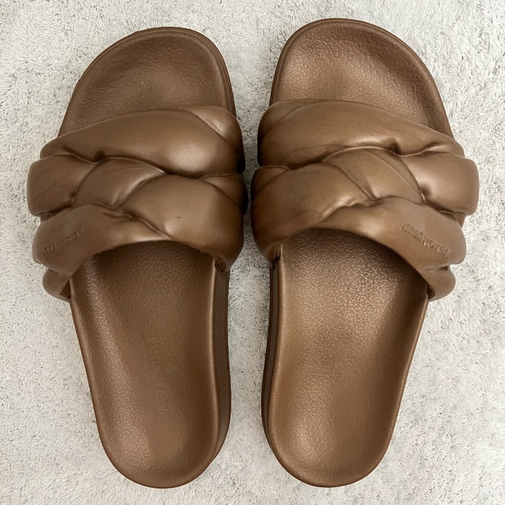 Lemon Jelly Bronze sandal size 38. Brand new never worn